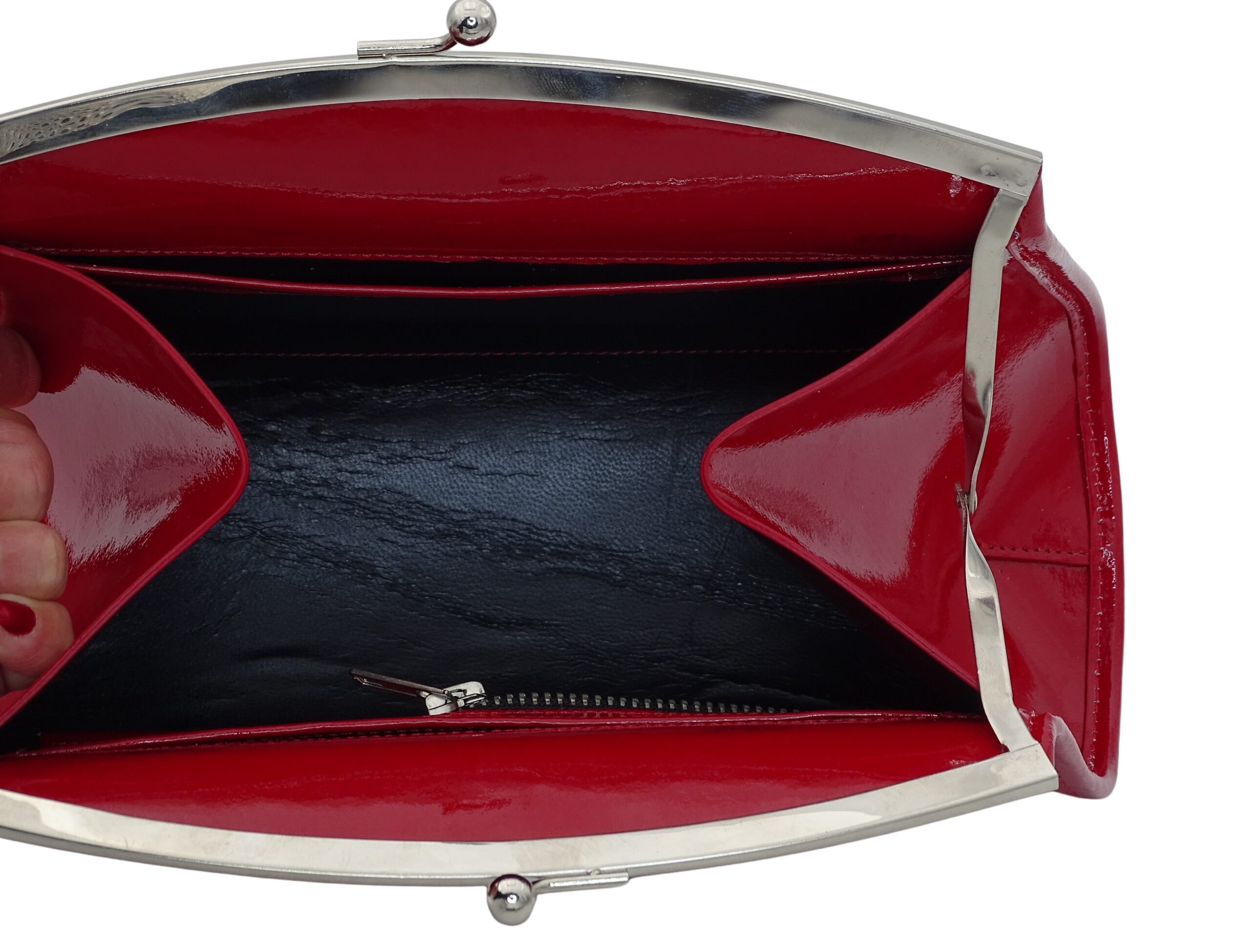 le sac à main marilyne est un sac en cuir véritable de la collection de la marque Vanamantys. Le cuir de haute qualité élève ce sac au range de la haute maroquinerie.