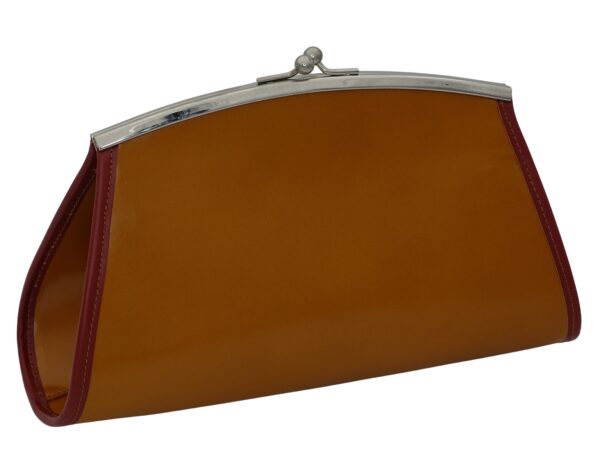 sac à main de modèle marilyne. ce sac a main a été réalisé par le maroquinier Vanamantys. constitué de 100% cuir véritable, ce sac à main marilyne est de manufacture de qualité.